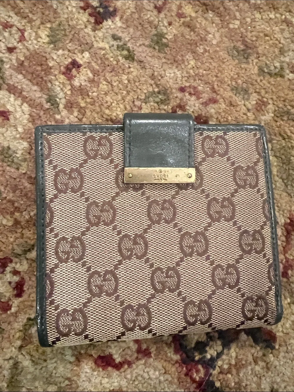 Gucci compact fold